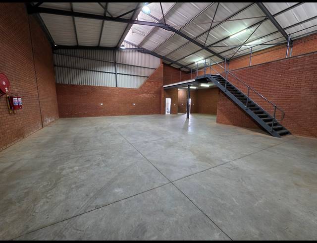 352M² WAREHOUSE TO LET IN ORMONDE